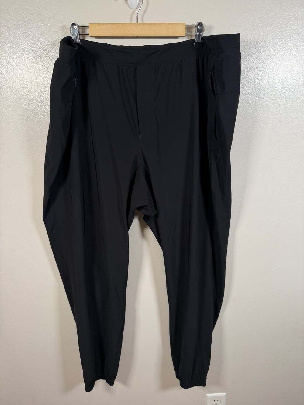Lululemon Surge Jogger Size 4XL Tall Black Athletic Active Performance Lounge
